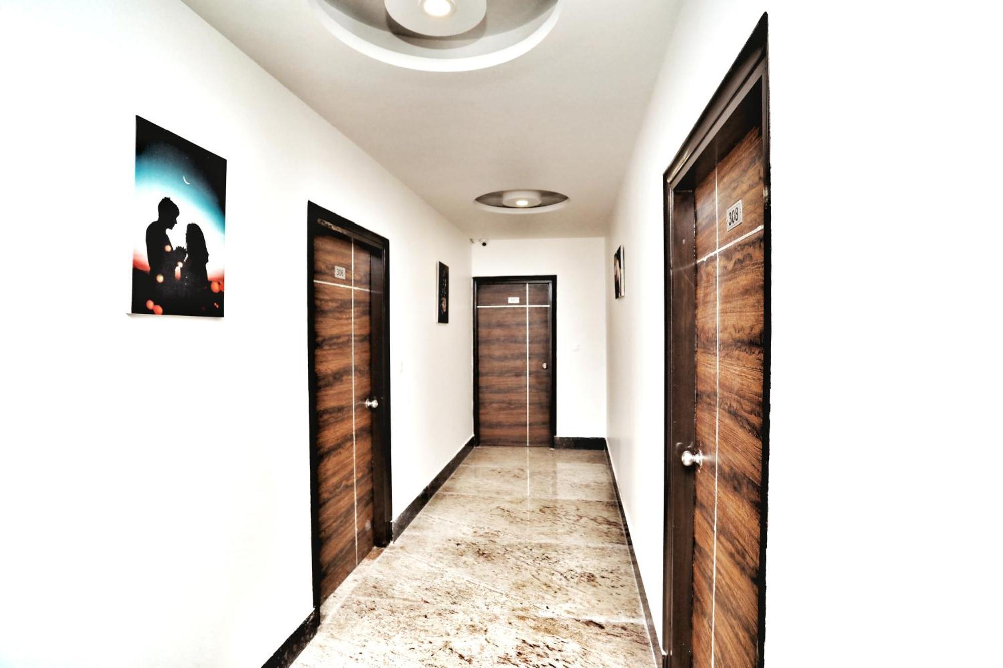 Airport Hotel Delhi Aerocity, 15 Mins Yashobhoomi New Delhi Luaran gambar