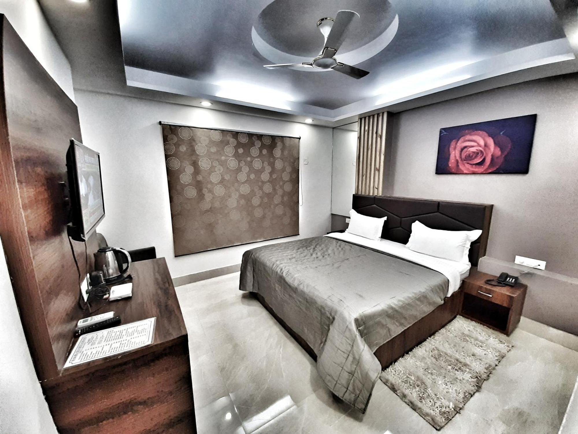 Airport Hotel Delhi Aerocity, 15 Mins Yashobhoomi New Delhi Luaran gambar